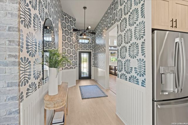 2126 SHEPARDS ST, Seguin, TX 78155