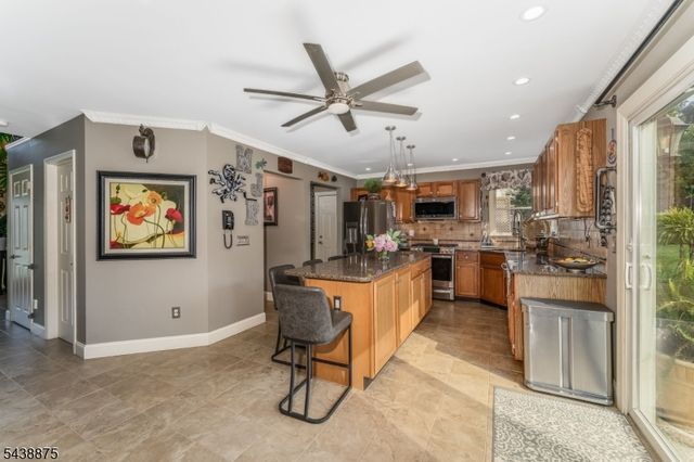 2 Saint Andrews Dr, Washington Twp., NJ 07882
