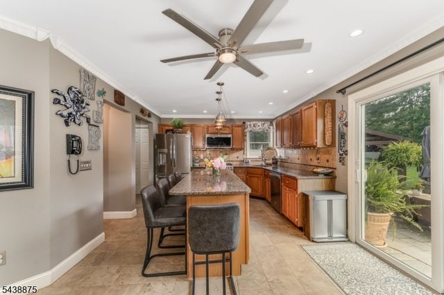 2 Saint Andrews Dr, Washington Twp., NJ 07882