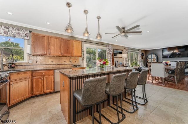 2 Saint Andrews Dr, Washington Twp., NJ 07882