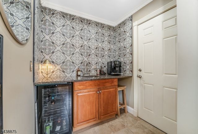 2 Saint Andrews Dr, Washington Twp., NJ 07882