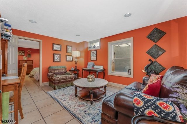 2 Saint Andrews Dr, Washington Twp., NJ 07882
