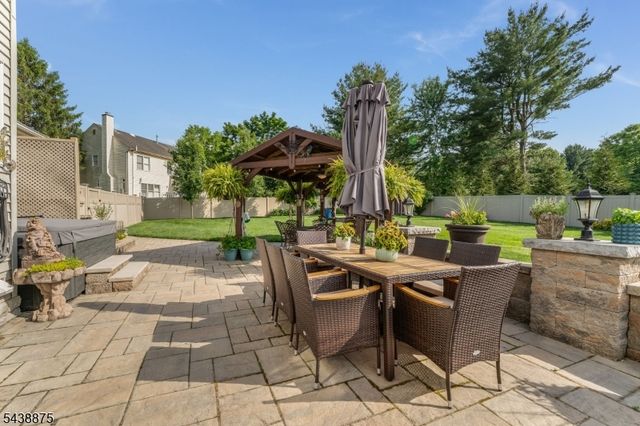 2 Saint Andrews Dr, Washington Twp., NJ 07882