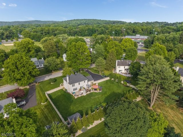 2 Saint Andrews Dr, Washington Twp., NJ 07882