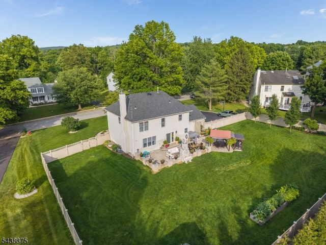 2 Saint Andrews Dr, Washington Twp., NJ 07882