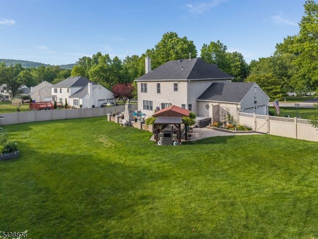 2 Saint Andrews Dr, Washington Twp., NJ 07882