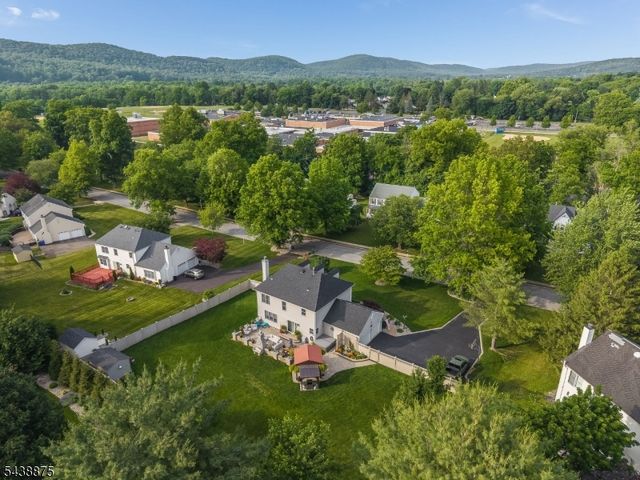 2 Saint Andrews Dr, Washington Twp., NJ 07882