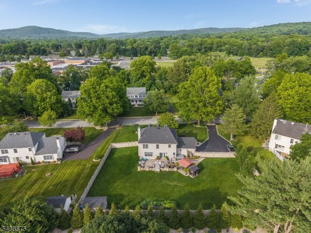 2 Saint Andrews Dr, Washington Twp., NJ 07882