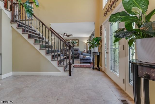2 Saint Andrews Dr, Washington Twp., NJ 07882