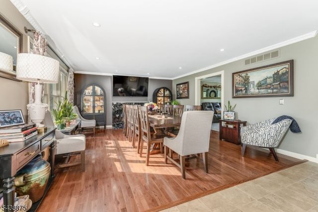 2 Saint Andrews Dr, Washington Twp., NJ 07882
