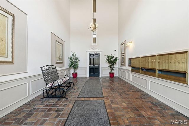 1511 Hampton Hall Drive 14, Chesterfield, MO 63017