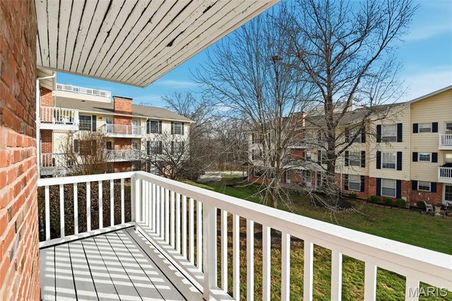 1511 Hampton Hall Drive 14, Chesterfield, MO 63017