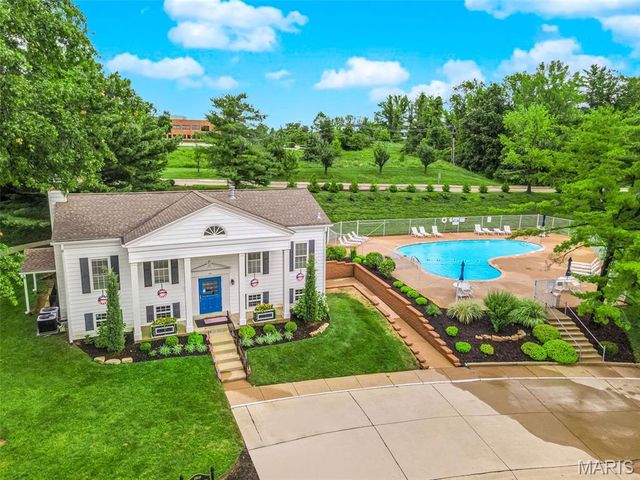 1511 Hampton Hall Drive 14, Chesterfield, MO 63017