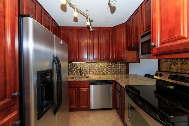 60 Babcock Street 36, Brookline, MA 02446