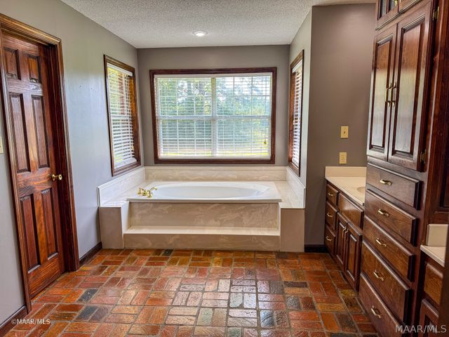 1775 Perry's Chapel Road, Gainestown, AL 36540