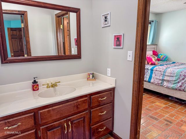 1775 Perry's Chapel Road, Gainestown, AL 36540