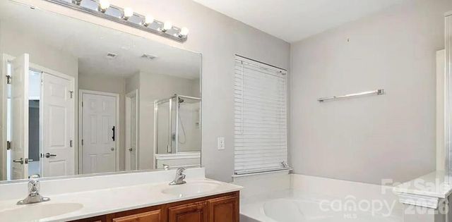 1212 Oakdale Commons Court, Charlotte, NC 28216