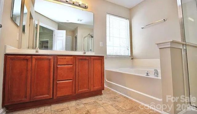 1212 Oakdale Commons Court, Charlotte, NC 28216