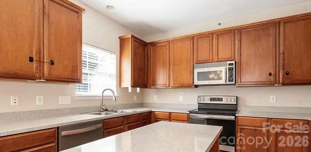 1212 Oakdale Commons Court, Charlotte, NC 28216