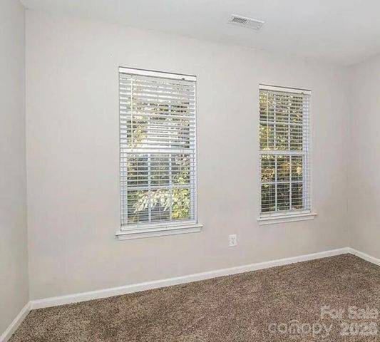 1212 Oakdale Commons Court, Charlotte, NC 28216