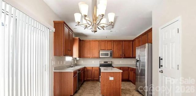 1212 Oakdale Commons Court, Charlotte, NC 28216