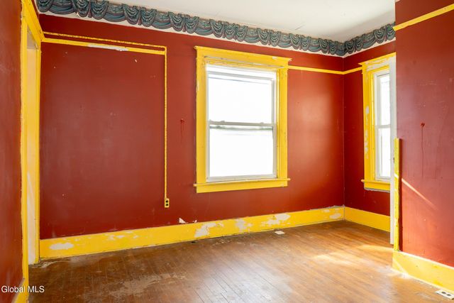 405 Bedford Road, Schenectady, NY 12308
