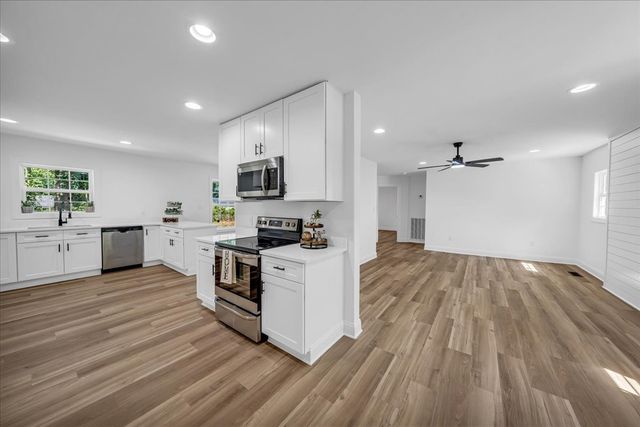 208 Bragg Cir, Tullahoma, TN 37388