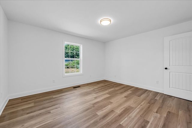 208 Bragg Cir, Tullahoma, TN 37388