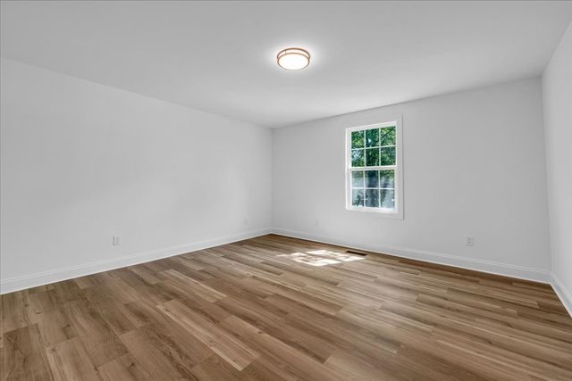 208 Bragg Cir, Tullahoma, TN 37388