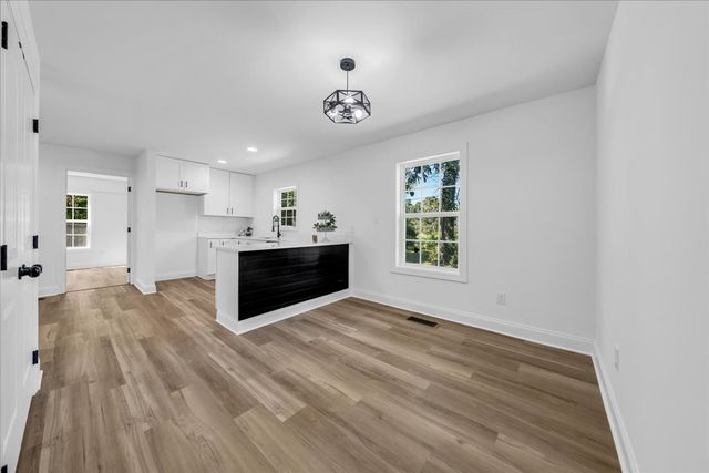 208 Bragg Cir, Tullahoma, TN 37388