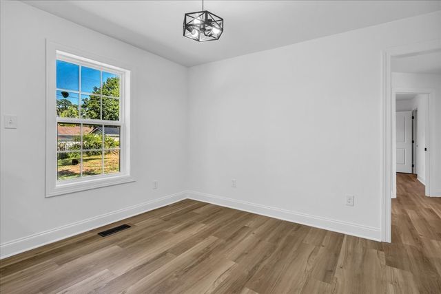 208 Bragg Cir, Tullahoma, TN 37388