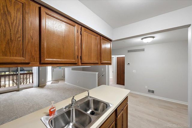 34868 Mercer Lane, Fraser, MI 48026