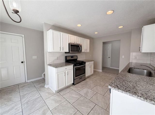 635 Sable View Lane, Atlanta, GA 30349