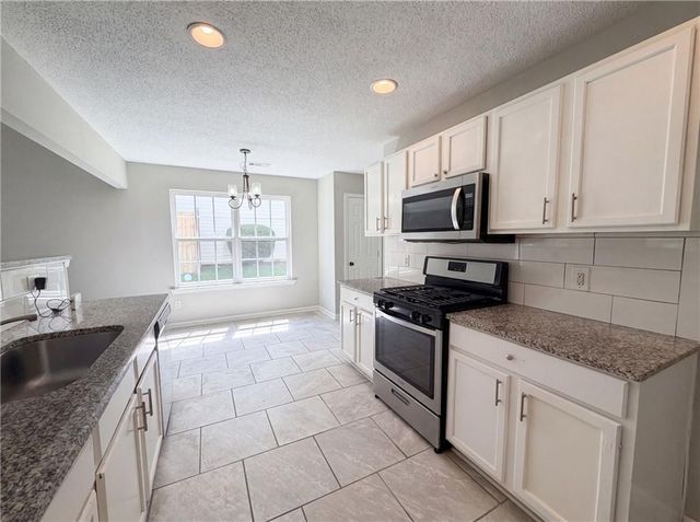 635 Sable View Lane, Atlanta, GA 30349