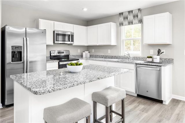 104 Summit PATH, Franklin, VA 23851