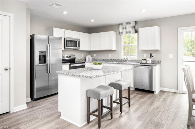 104 Summit PATH, Franklin, VA 23851