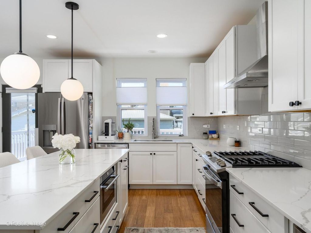 3520 W Melrose Street, Chicago, IL 60618 — photo 3