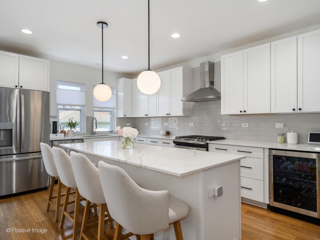 3520 W Melrose Street, Chicago, IL 60618 — photo 4