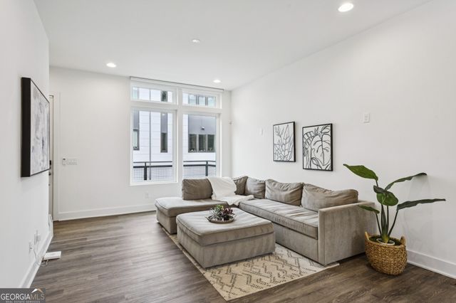 1261 Chelsea Circle NW, Atlanta, GA 30318