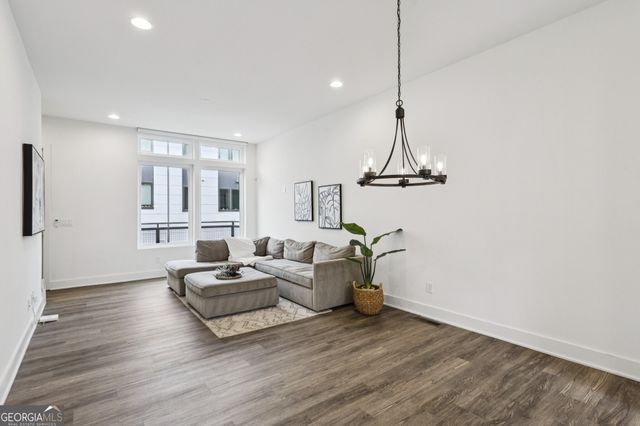 1261 Chelsea Circle NW, Atlanta, GA 30318