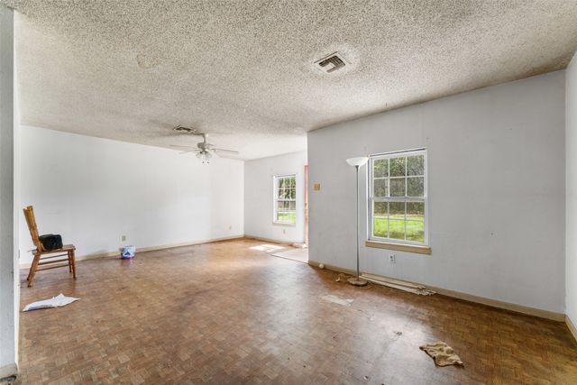 517 County Road 1700, Clifton, TX 76634