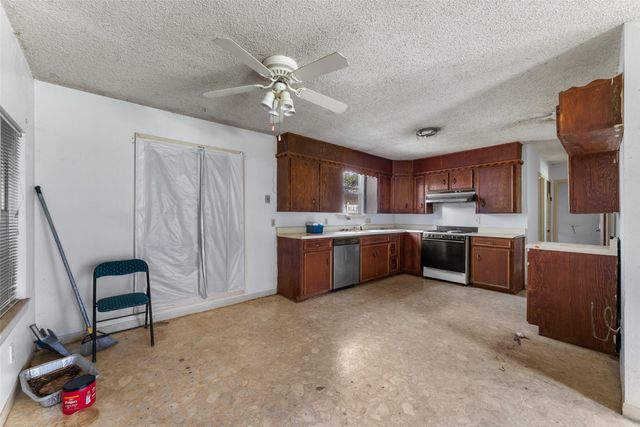 517 County Road 1700, Clifton, TX 76634