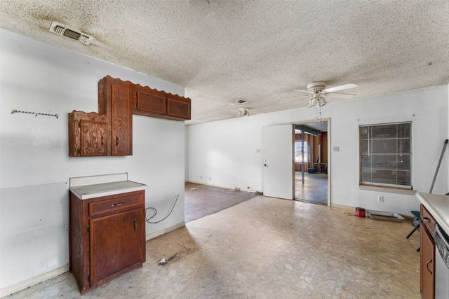 517 County Road 1700, Clifton, TX 76634