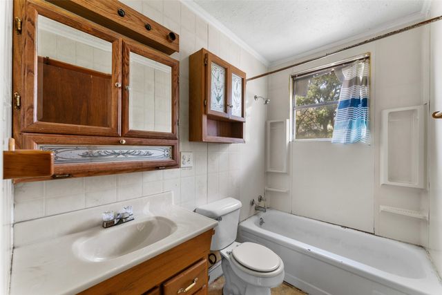 517 County Road 1700, Clifton, TX 76634