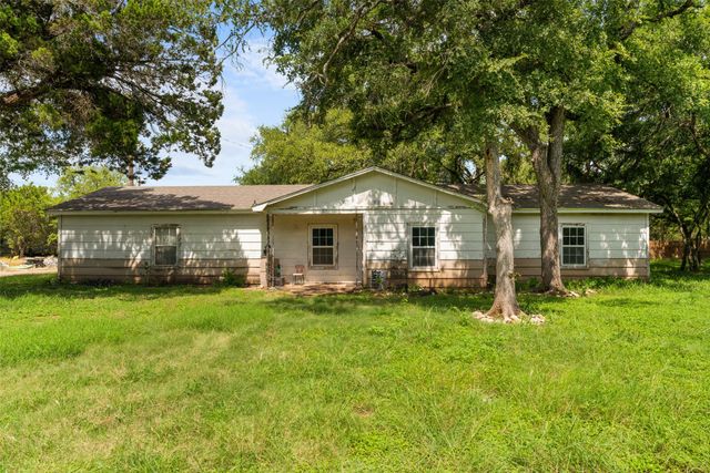 517 County Road 1700, Clifton, TX 76634