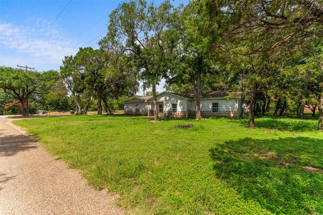 517 County Road 1700, Clifton, TX 76634