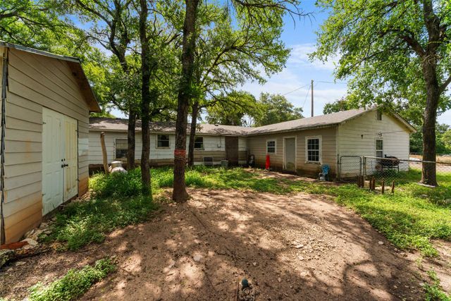 517 County Road 1700, Clifton, TX 76634