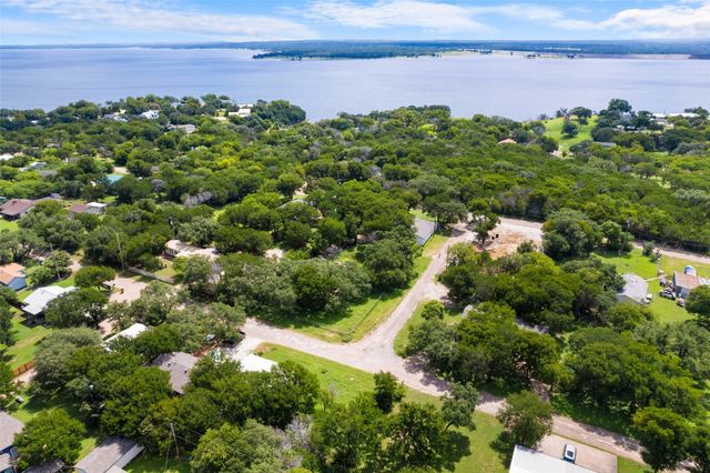 517 County Road 1700, Clifton, TX 76634