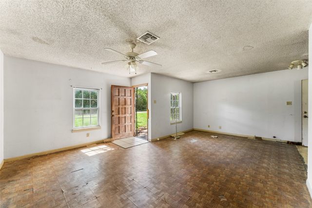 517 County Road 1700, Clifton, TX 76634