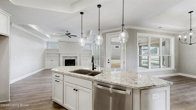 17024 Farrier Dr, Louisville, KY 40245